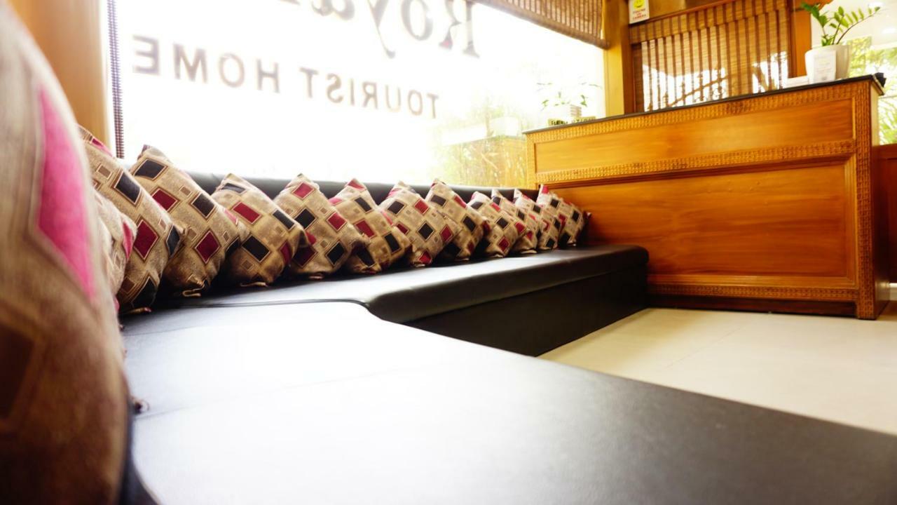 Thayamkery'S Royal Inn Kochi Exterior photo