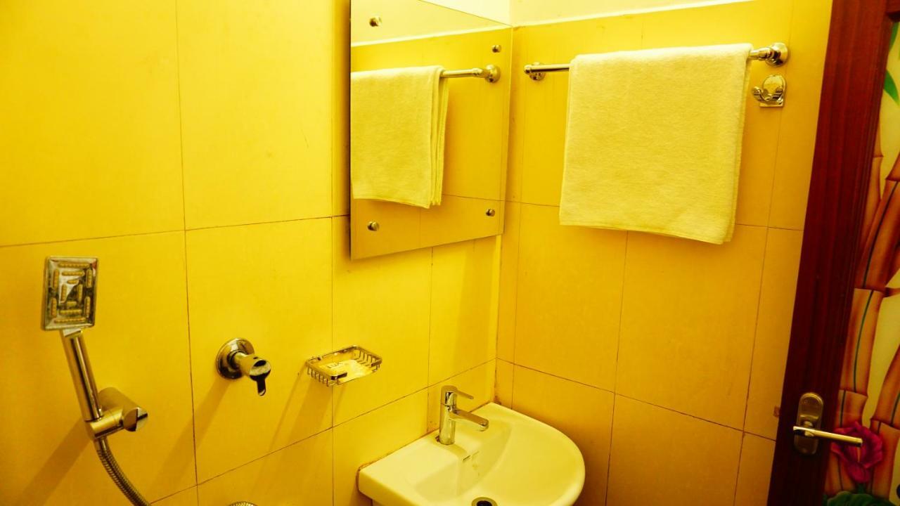 Thayamkery'S Royal Inn Kochi Exterior photo